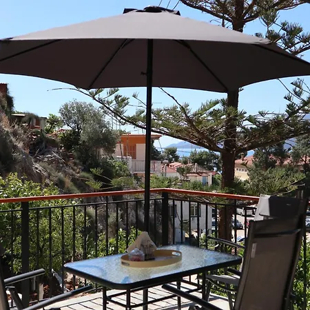 Arokaria * Parálion Ástros