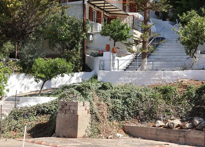 בית נופש Arokaria Parálion Ástros